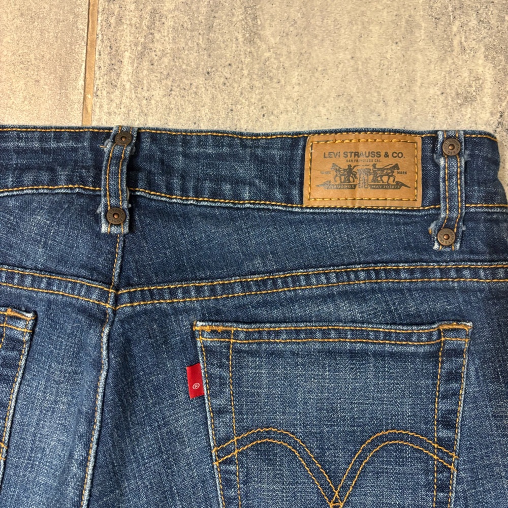 ❌SOLD❌Levi's VINTAGE 537 Low Rise Flare Jeans - Picture 9 of 13